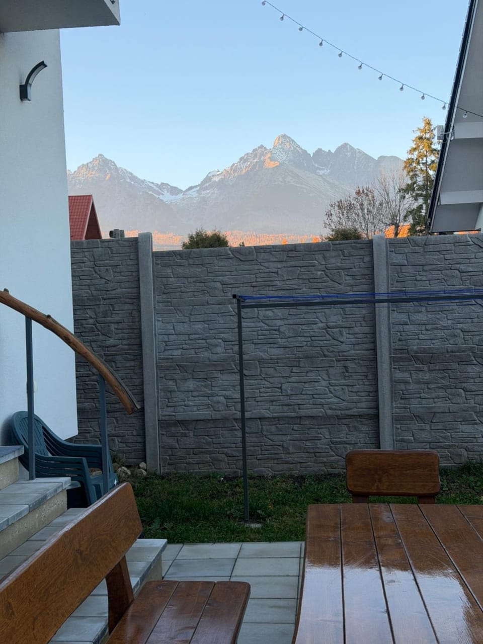Patio, Mountain view