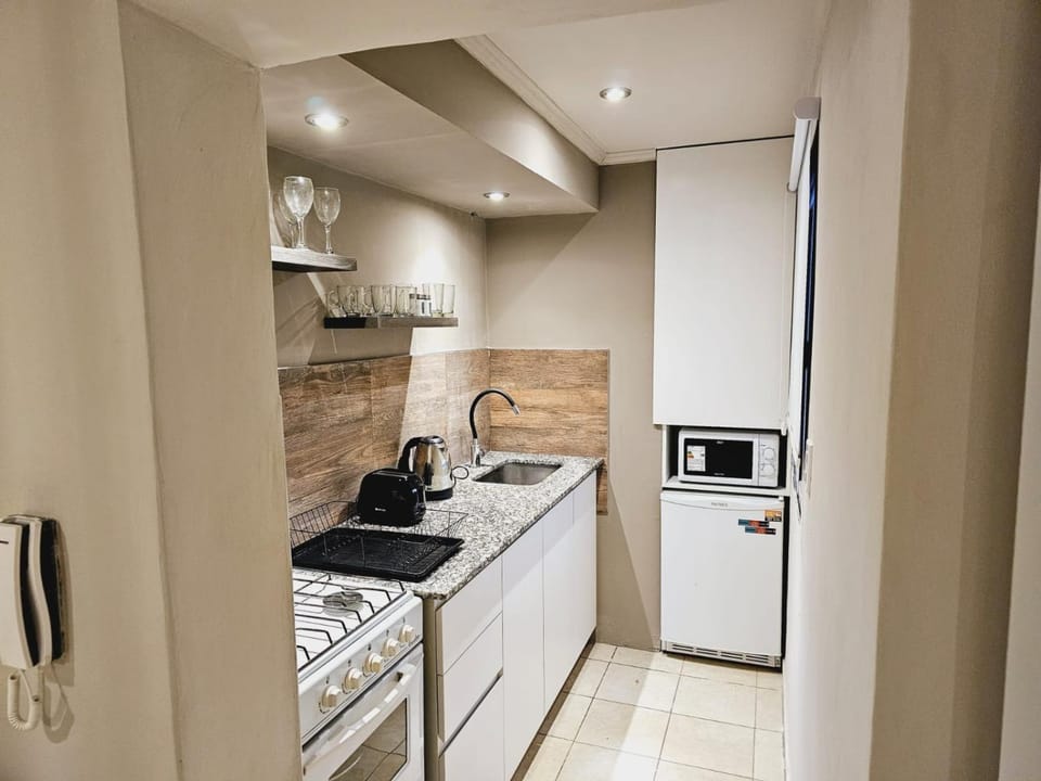 Kitchen or kitchenette, minibar, pet friendly, stove, toaster
