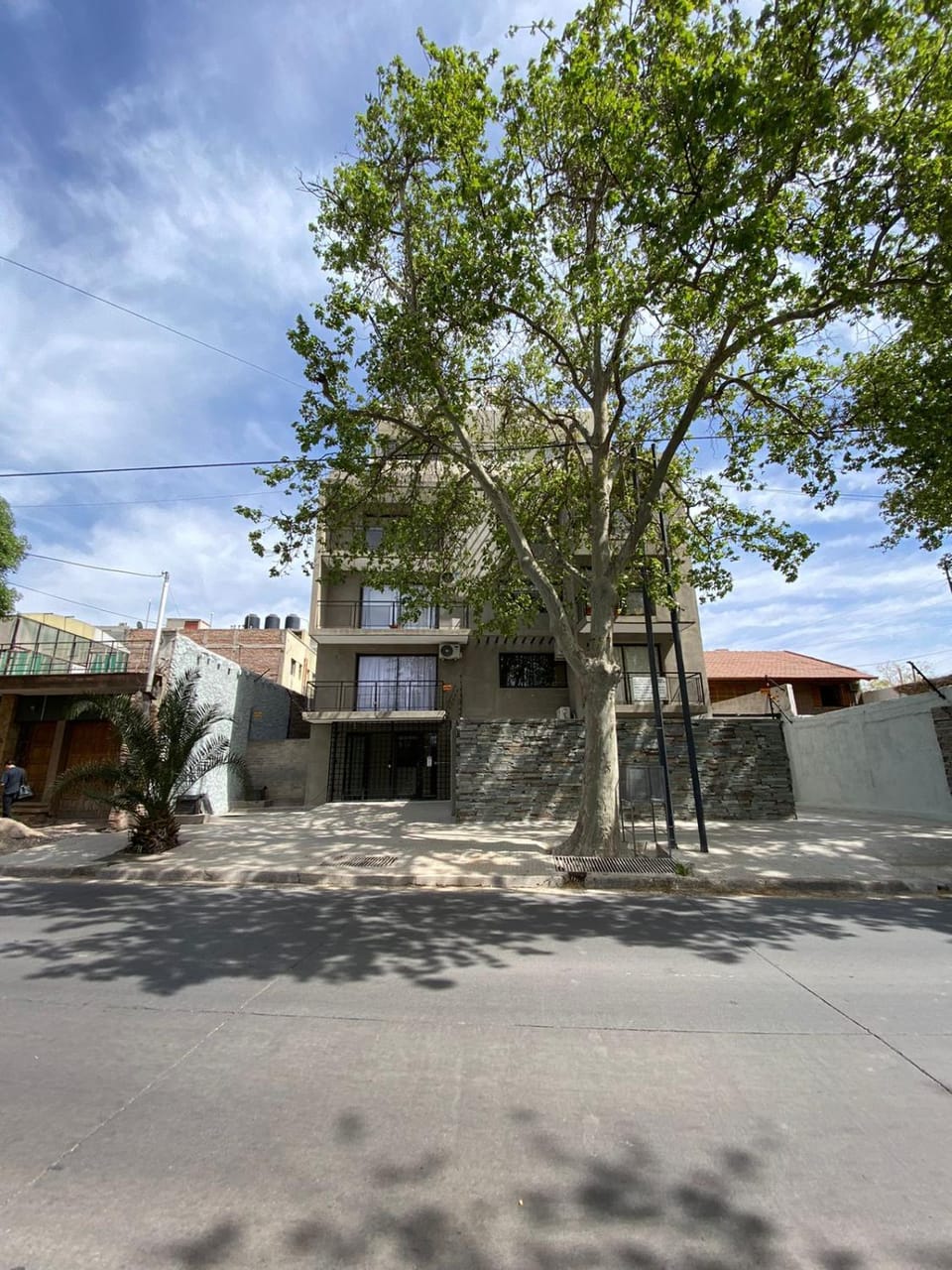 Moderno y nuevo apartamento con cochera en el centro Apartment in Mendoza