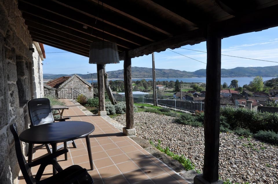 Property building, Garden, Balcony/Terrace, Balcony/Terrace, Lake view