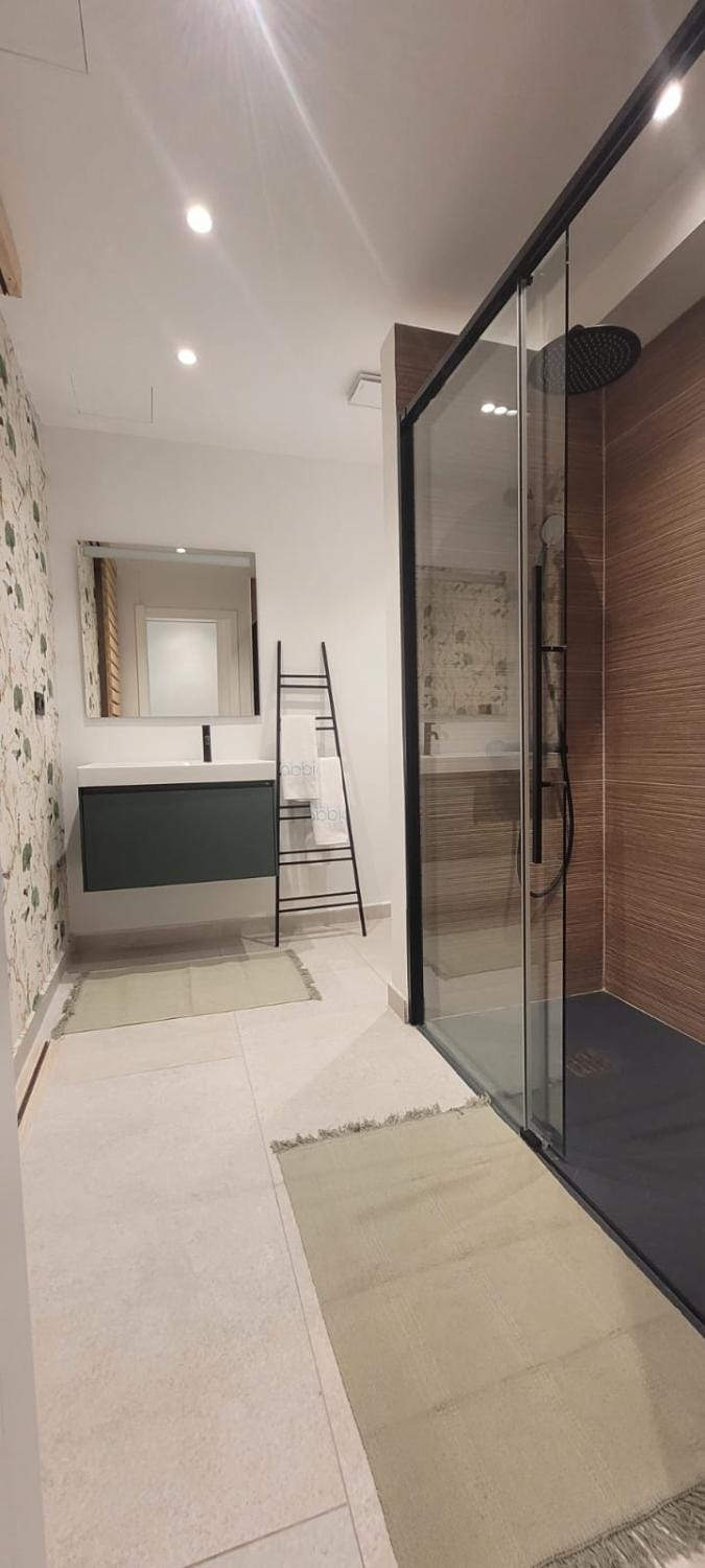 Shower, Bathroom