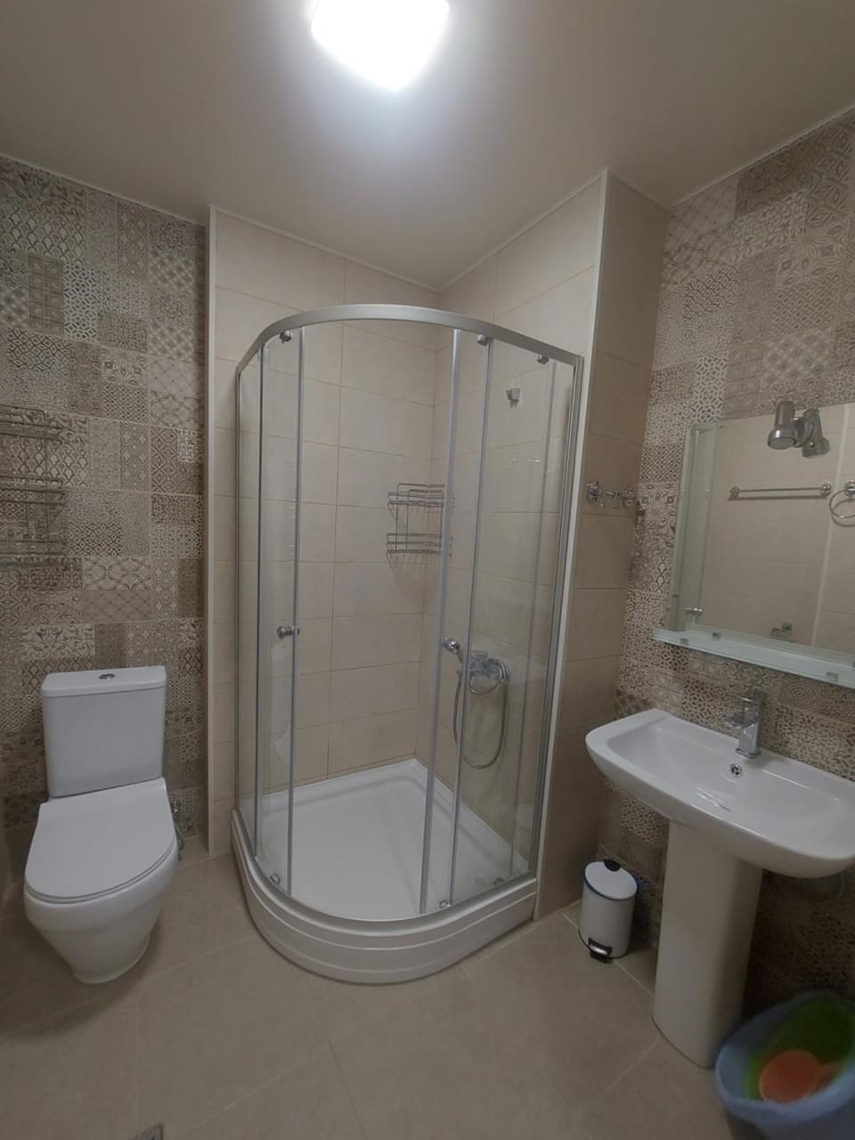 Shower, Toilet, Bathroom, towels