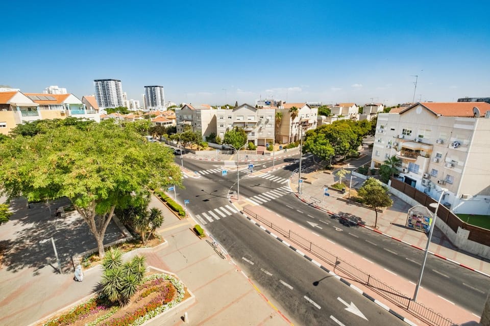 Day, Neighbourhood, Bird's eye view, City view, Street view, Location