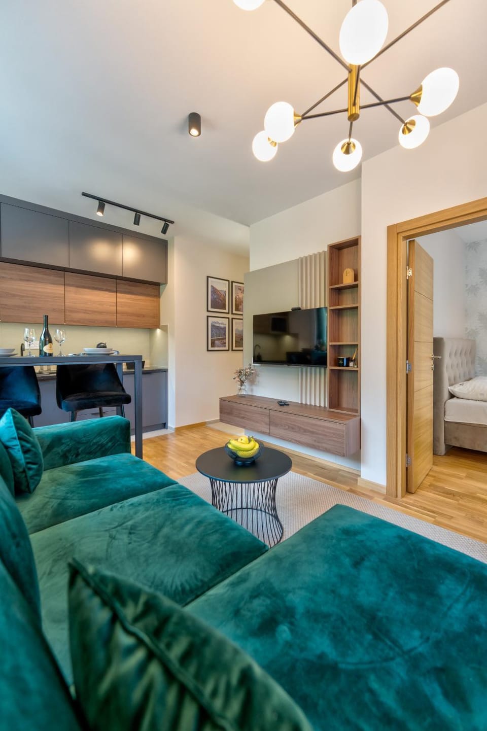 TV and multimedia, Kitchen or kitchenette, Living room, Dining area