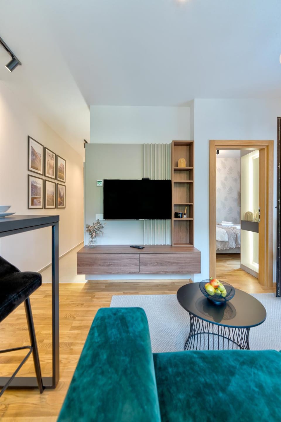 Communal lounge/ TV room, TV and multimedia, Living room, Seating area
