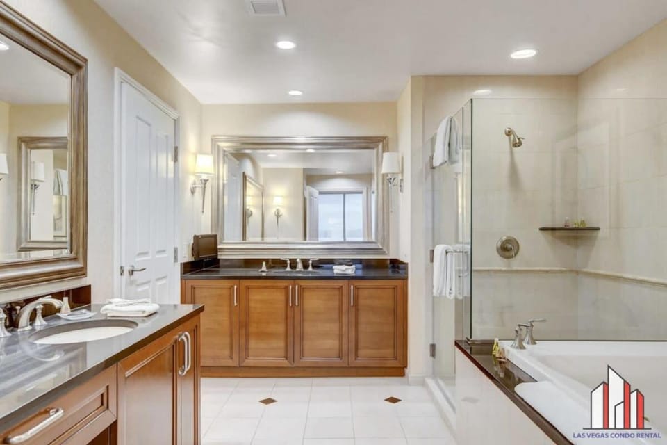 MGM Signature-15-620 1Br 2Ba Balcony Suite House in Las Vegas Strip