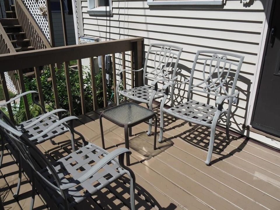 The Cute & Cozy - Lower Apt - Great Location! Apartment in Frankfort