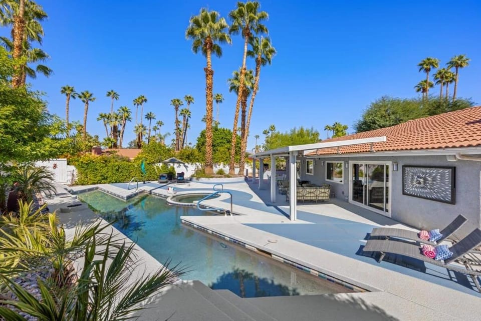 Serenity Palms- Gorgeous Villa in Palm Springs House in Palm Springs