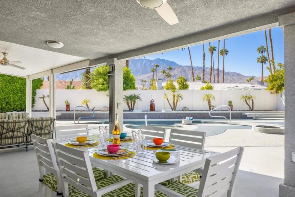 Serenity Palms- Gorgeous Villa in Palm Springs House in Palm Springs