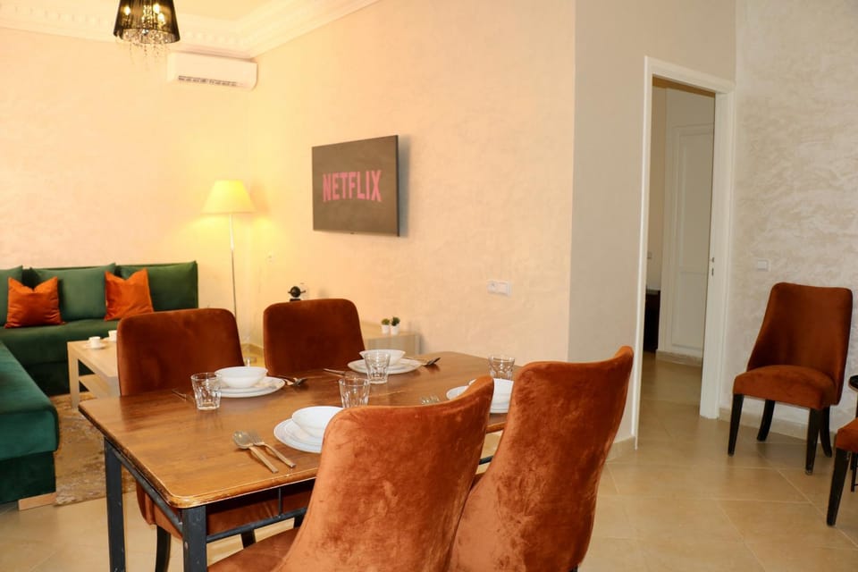 Living room, Dining area, air conditioner