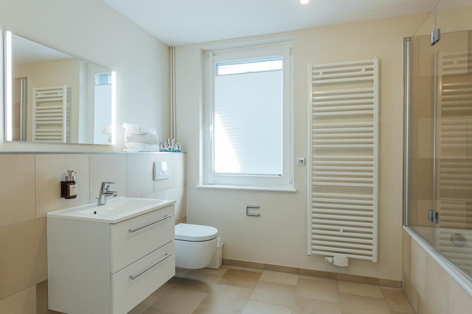 Toilet, Bathroom, Bath