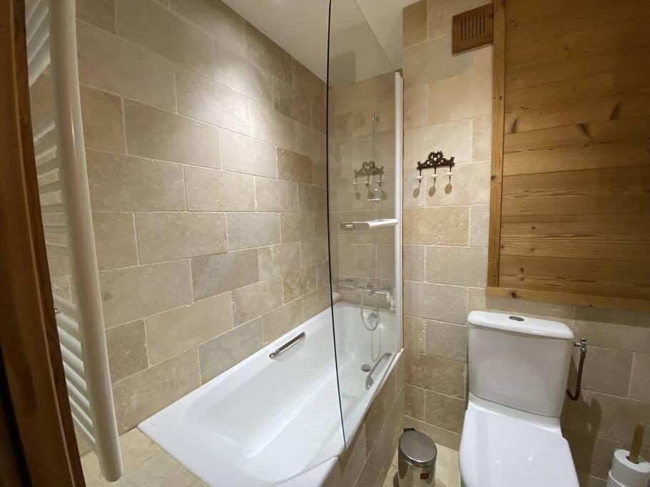 Bathroom, Bath