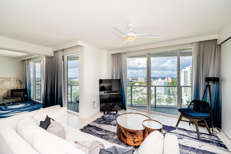 Balcony/Terrace, Living room, City view