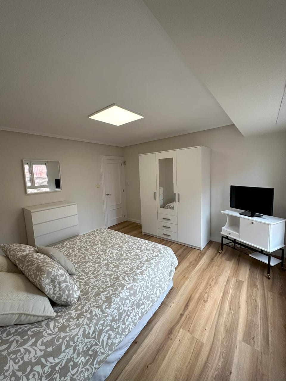 TV and multimedia, Bedroom