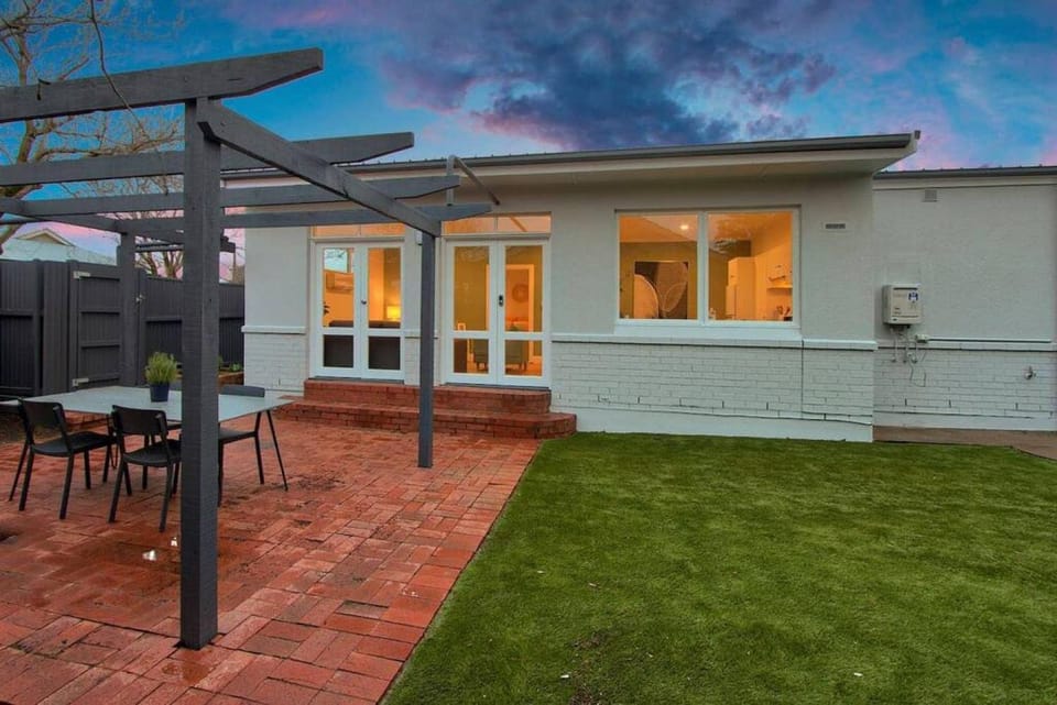 Patio, Dining area, Garden view