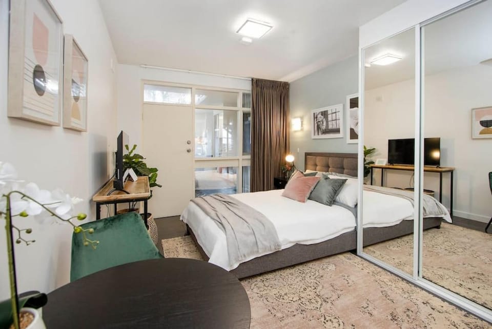 Bed, Bedroom