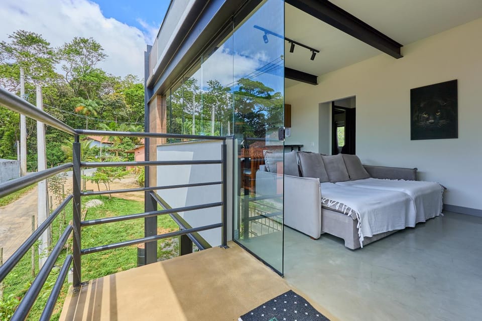 View (from property/room), Balcony/Terrace, Living room