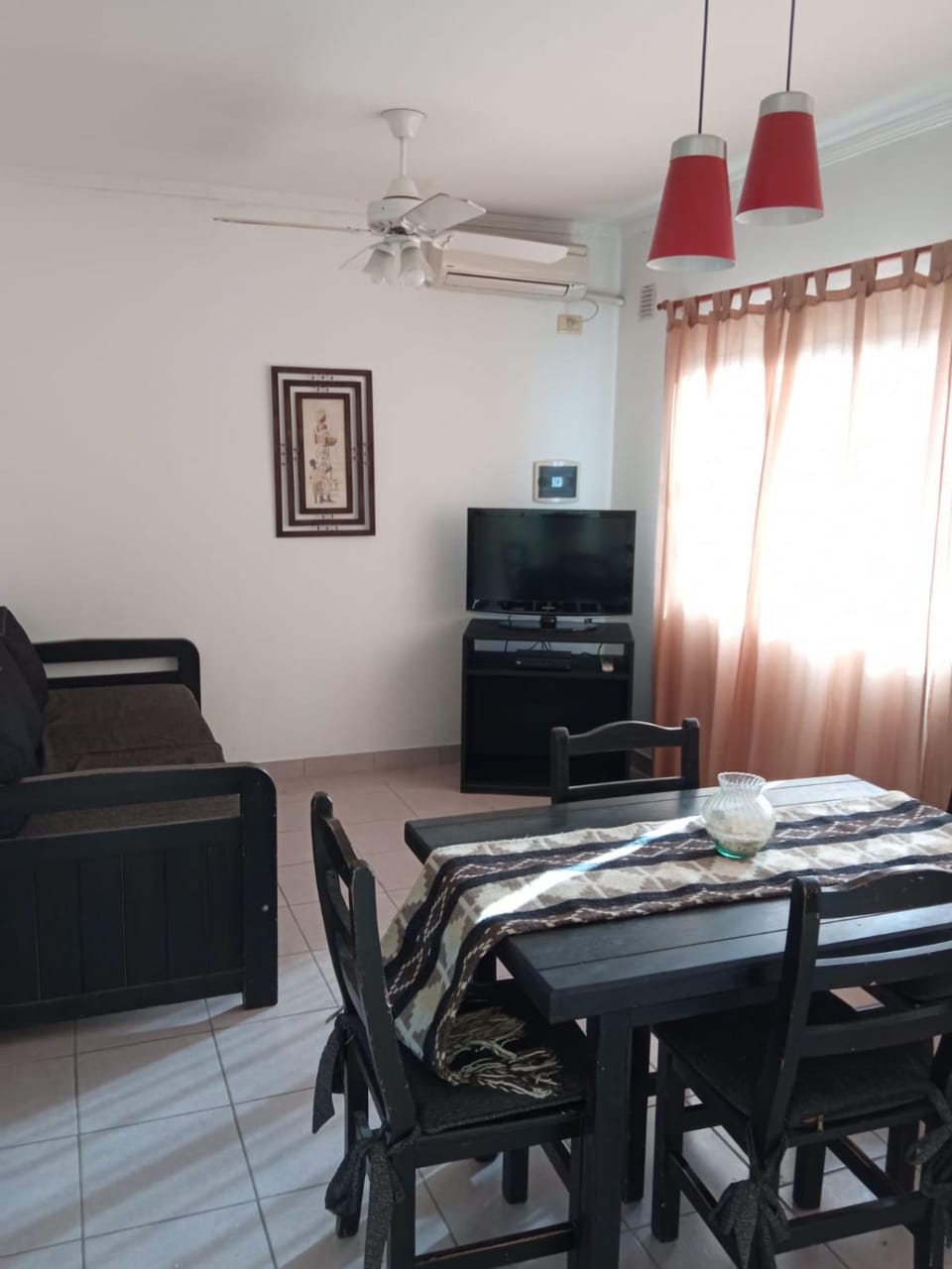 Communal lounge/ TV room, TV and multimedia, Living room, Seating area, Dining area, Evening entertainment, air conditioner