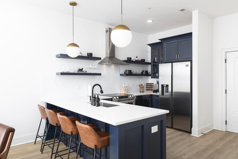 3 Miles to Downtown Broadway Bars - Walk to Coffee from Condo Apartment in East Nashville