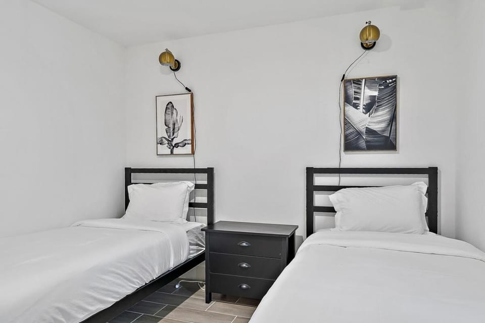 Contemporary 3-Bed,2-Bath Home, Downtown WPB! House in West Palm Beach