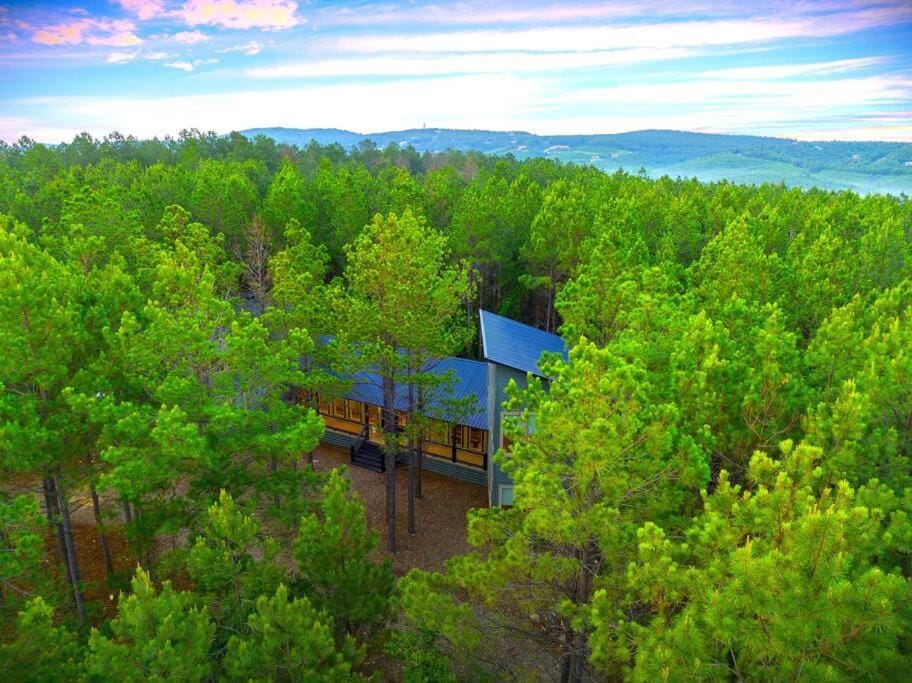 Sleeps 22 • 9 Hole Mini Golf • Amenities • Lake! House in Oklahoma