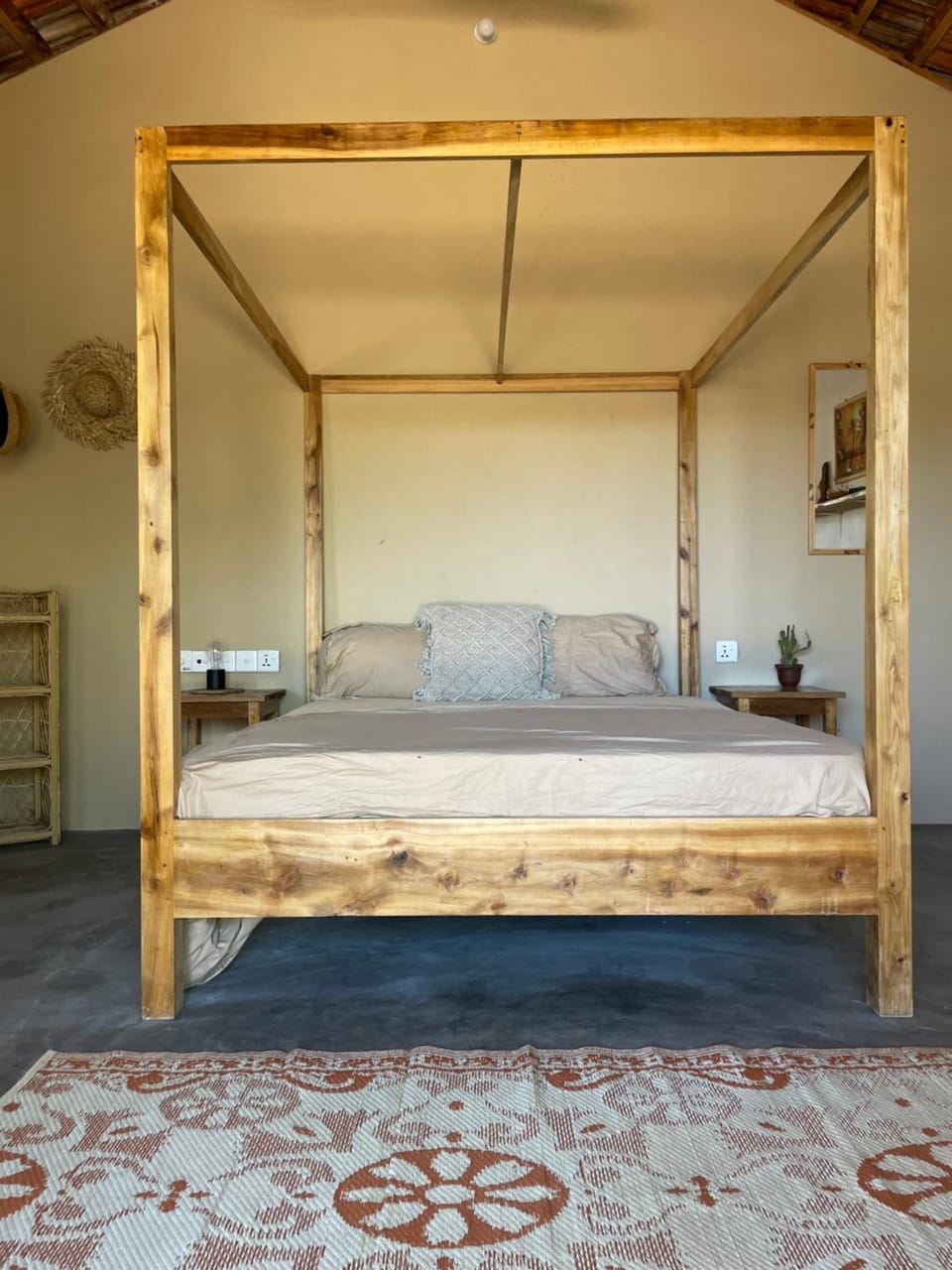 Bed, Photo of the whole room, Bedroom
