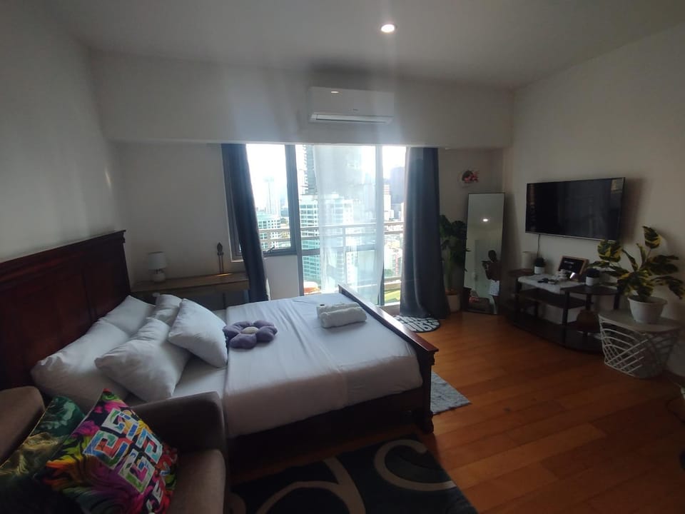 Aveline Suites Aesthetic Skydeck View ACQUA Private Residences near Rockwell Makati Apartment in Mandaluyong