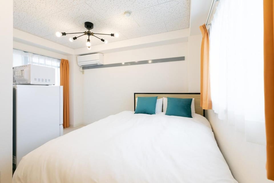 Bed, Bedroom, minibar, air conditioner