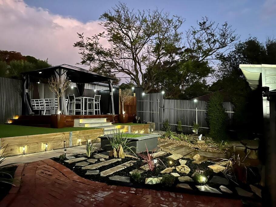 Day, Garden view