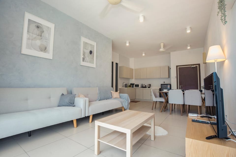 TV and multimedia, Living room, Seating area, fireplace