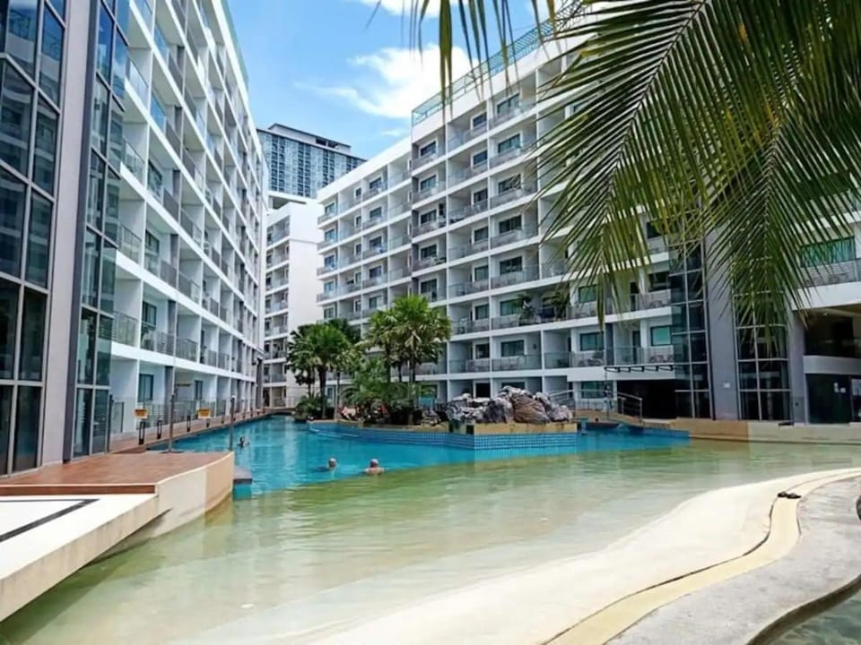 Pool view, Swimming pool