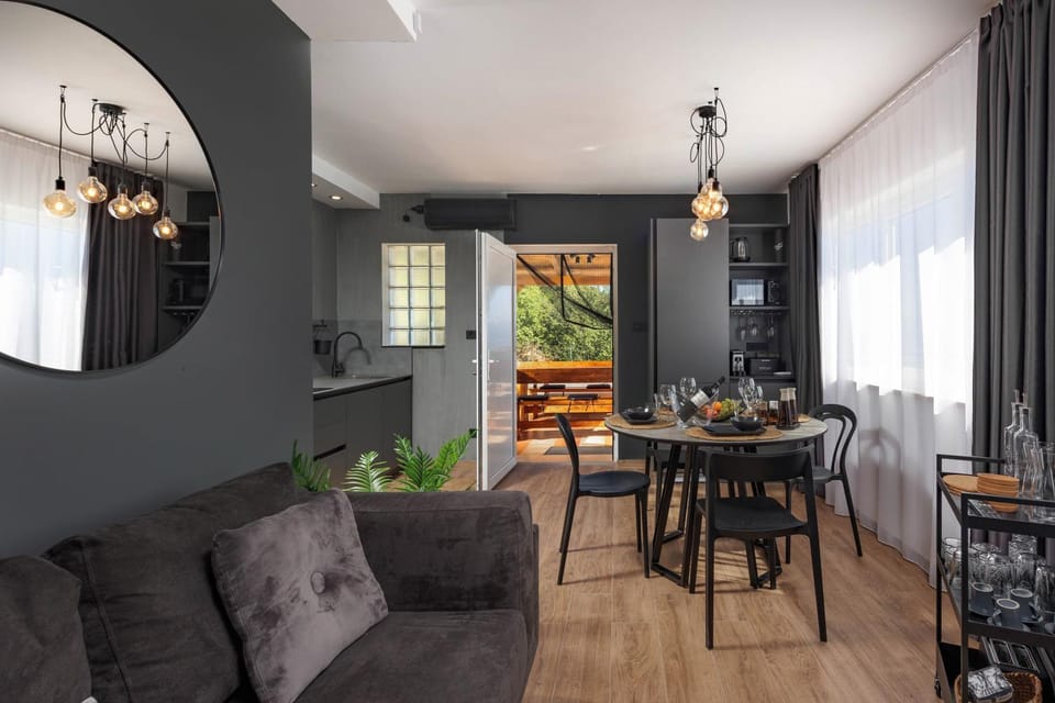 Living room, Dining area