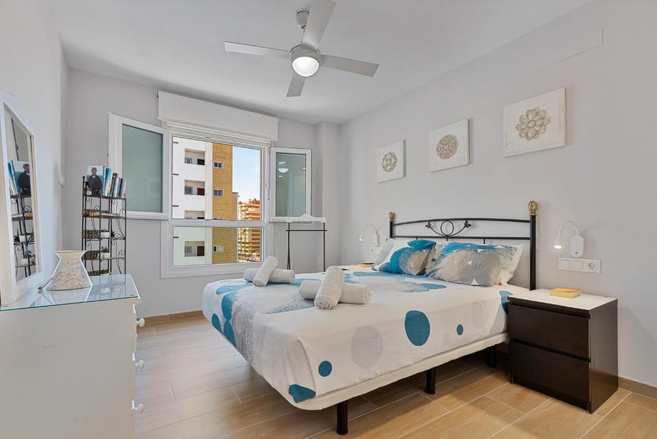 Bed, Bedroom, fireplace