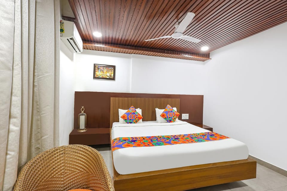 Bed, air conditioner