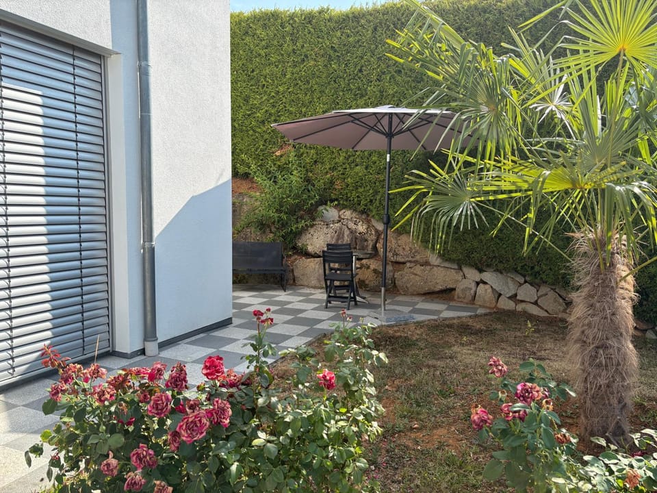 Patio, Spring, Day, Garden, Seating area, Garden view