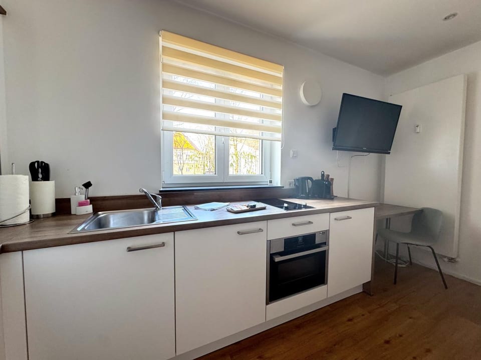 TV and multimedia, Dining area, stove