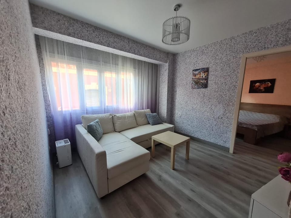 Living room, Photo of the whole room, Seating area
