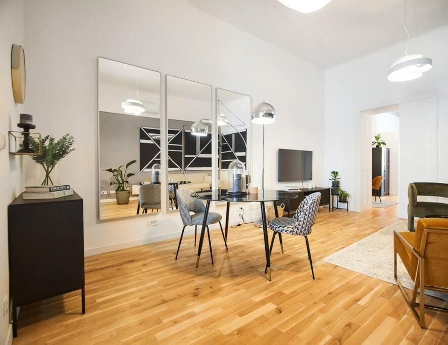Living room, Seating area, Dining area