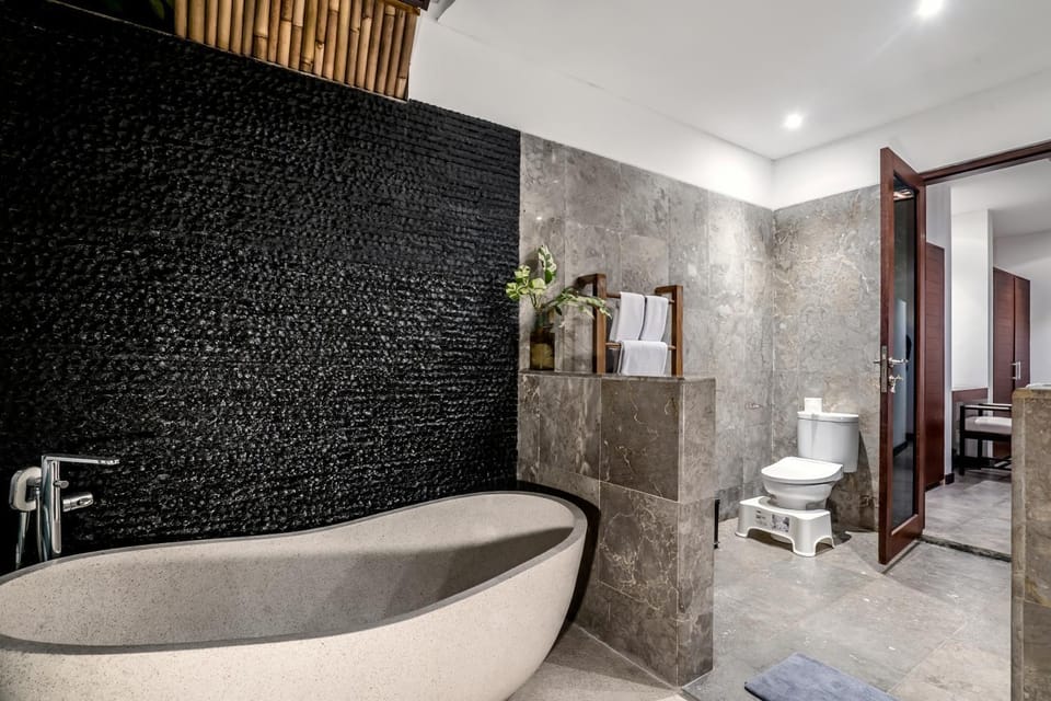Shower, Toilet, Bathroom, Bath