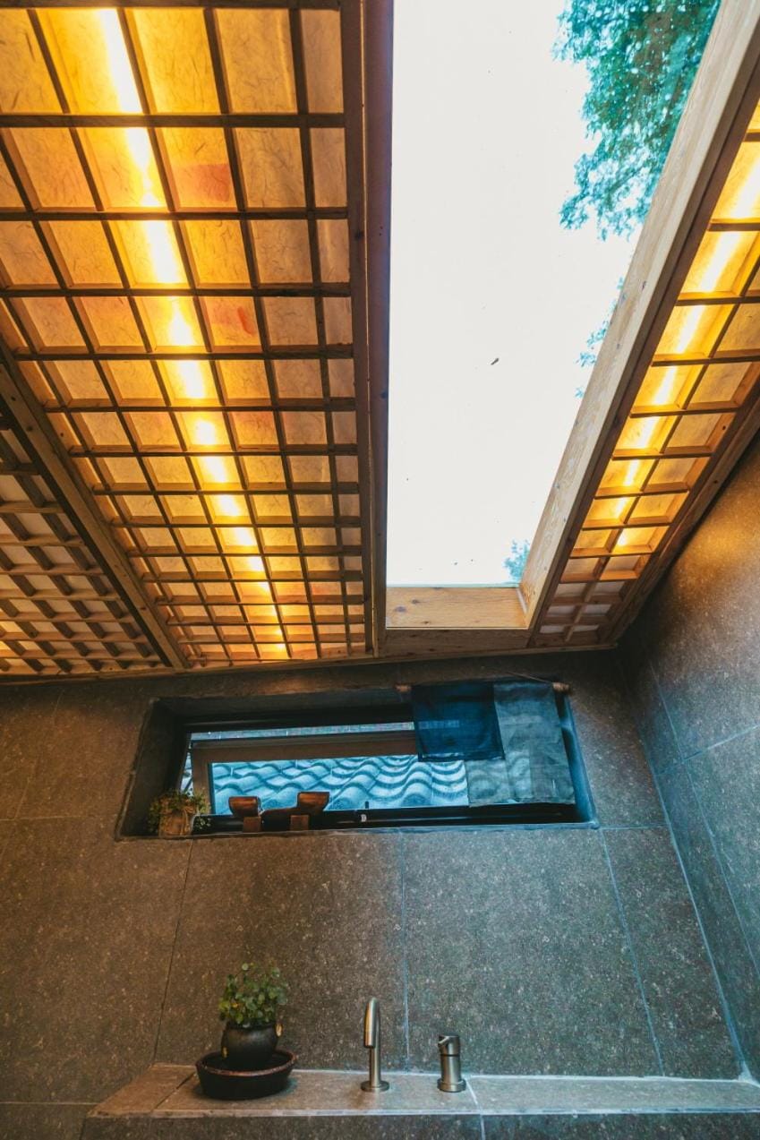 Bow Hanok House House in South Korea