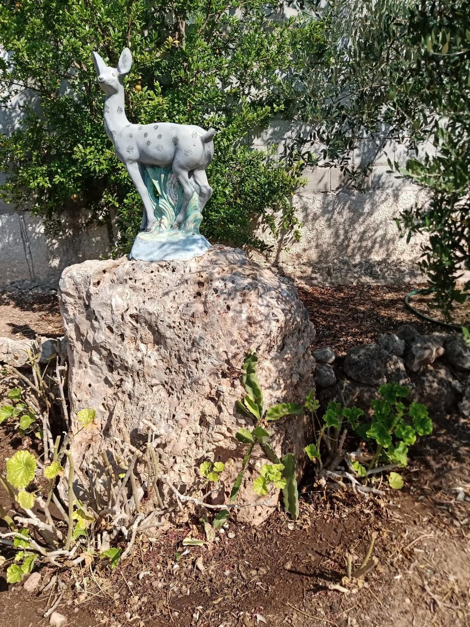Petrothalassa House in Argolis, Greece