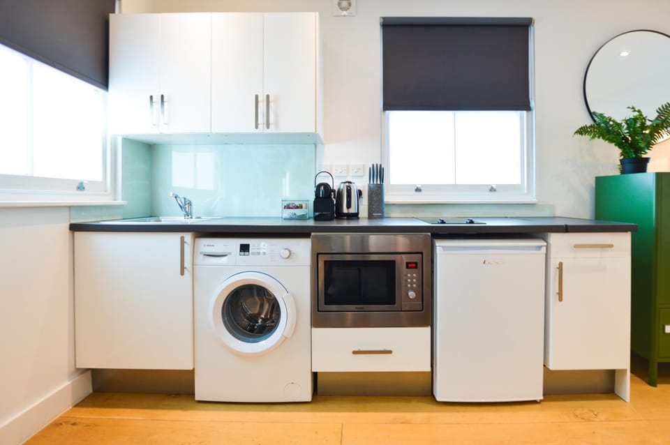 Coffee/tea facilities, Kitchen or kitchenette, minibar, washing machine