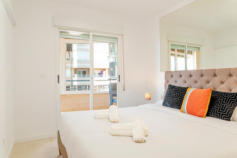 Bed, Balcony/Terrace, towels
