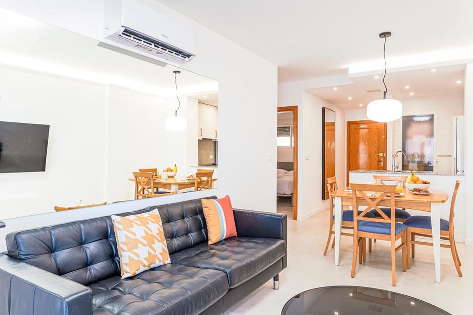 TV and multimedia, Kitchen or kitchenette, Seating area, Dining area, air conditioner