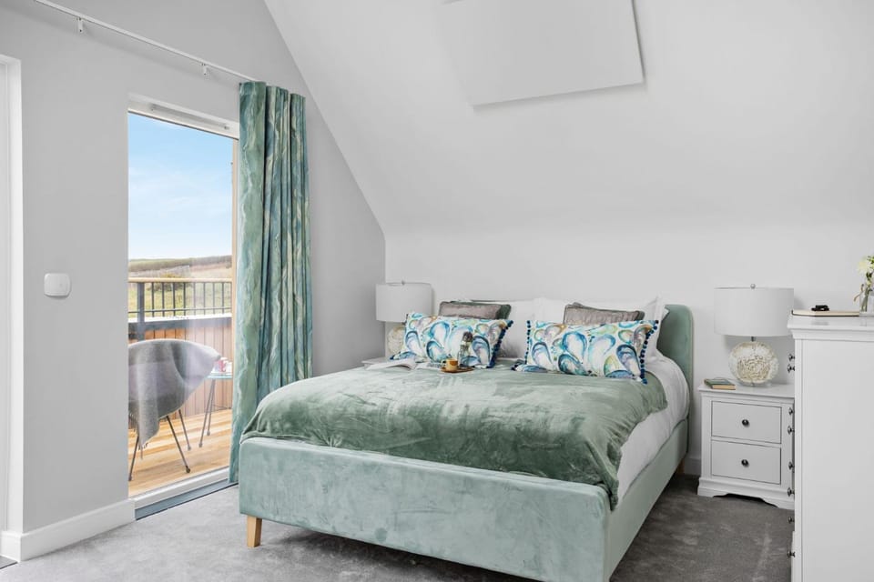 Bed, View (from property/room), Balcony/Terrace, Bedroom