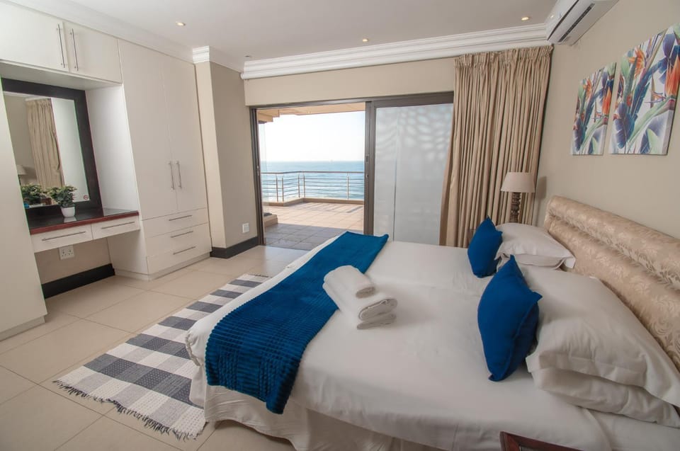 Bed, Bedroom, Sea view, towels, wardrobe