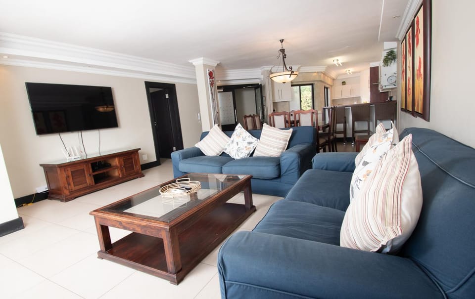 Communal lounge/ TV room, TV and multimedia, Living room, Evening entertainment