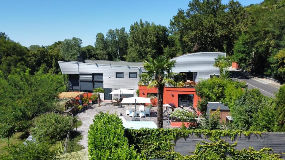 Property building, Natural landscape