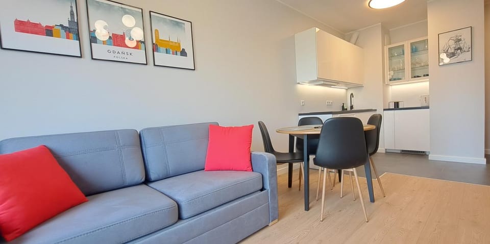 Kitchen or kitchenette, Seating area, Dining area