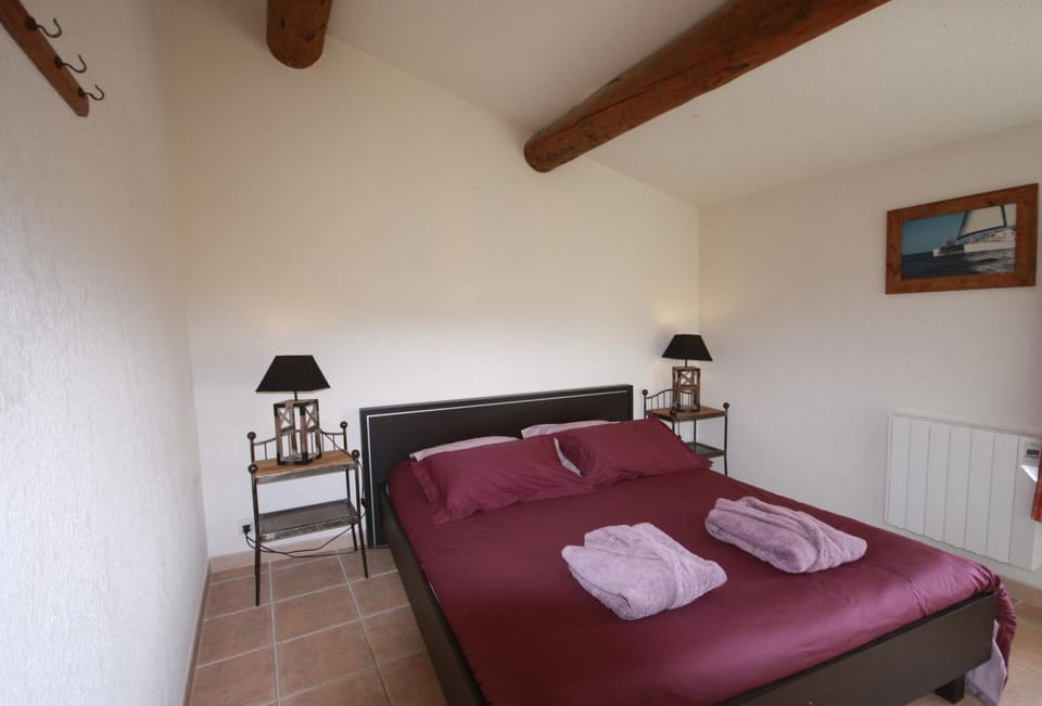 Property building, Living room, Bedroom